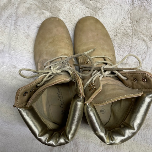 Brown and Gold Boots - Picture 3 of 8